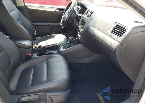 2014 Volkswagen Jetta 1.8T Se z USA, uszkodzony, nr VIN 3VWD07AJ8EM242456